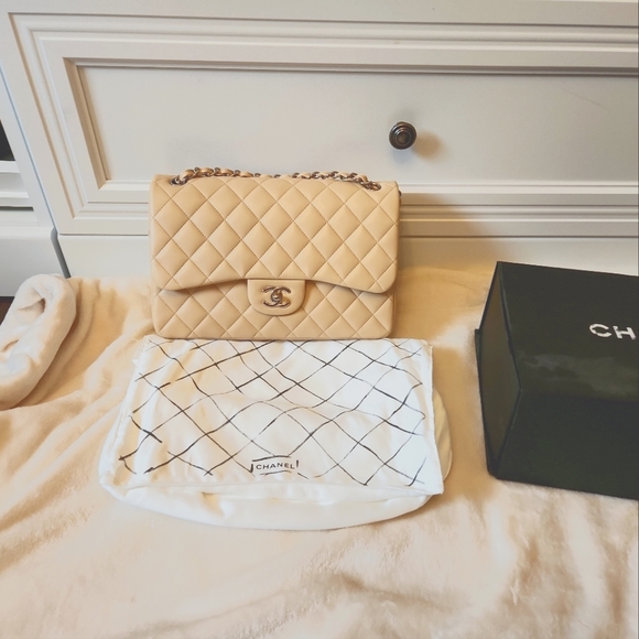 Chanel beige classic/timeless 30cm bag - Picture 1 of 13